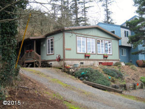 305 55th St, Newport, OR 97365-1237
