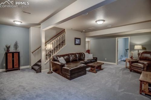 1102 Ptarmigan Dr, Woodland Park CO 80863-8004 exterior