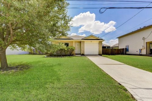 16751 Fallen Timbers Dr, Conroe TX  77385-3777 exterior