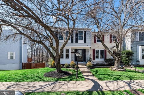 9114 Aspenpark Ct, Lorton, VA 22079-1846