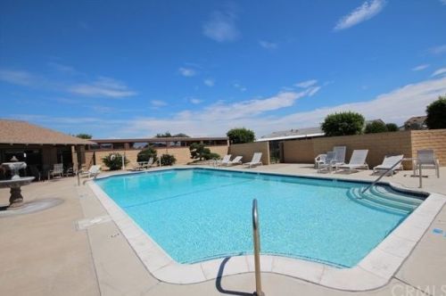 330 Magpie Ln, Santa Ana CA  92708-5822 exterior