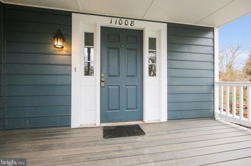 11008 Montrose Ave, Garrett Park, MD 20896-1524