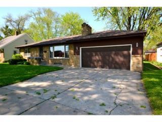 1877 Holton St, Saint Paul, MN 55113-6133
