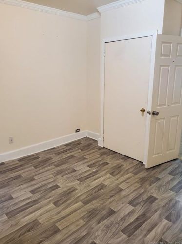 1 Lowndes Ave, Norwalk CT  06854-3701 exterior