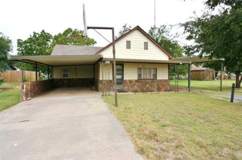 1317 5th St, Woodward, OK 73801-4815