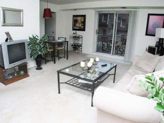 7950 Henry Ave, Philadelphia PA  19128-3010 exterior