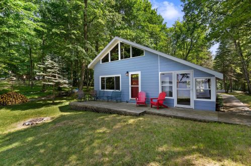 4652 Lakeview Dr, Cushing, MN 56443-2102