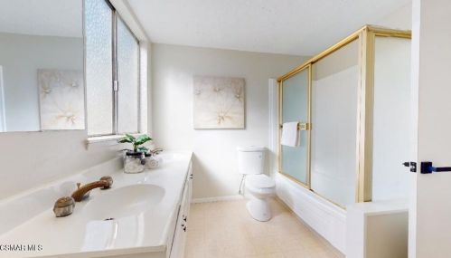 2007 Rhoda St, Simi Valley CA 93065-3539 exterior