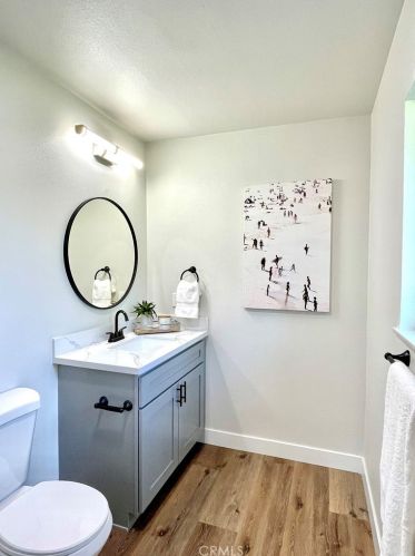 2525 Raitt St, Santa Ana CA 92703-3666 exterior