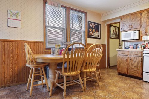 1122 Albemarle St, Saint Paul MN  55117-4415 exterior