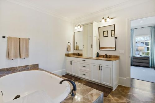 414 Brentwood Dr, Atlanta GA  30305-3205 exterior