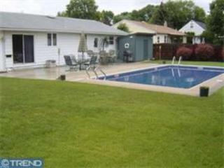101 Lincoln Dr, Reading, PA 19606-3626