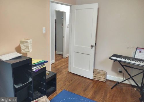 3201 Henderson Ave, Silver Spring MD 20902-1921 exterior