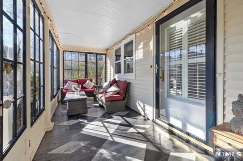 102 Oak St, Ridgewood, NJ 07450-2509