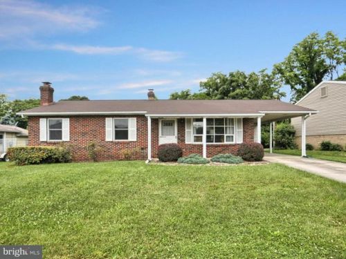 3 Roller Dr, Harrisburg, PA 17113-1928