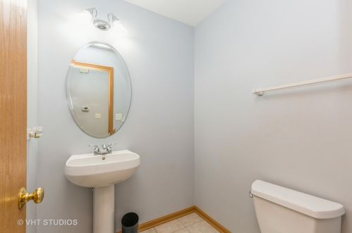 868 Clover Ln, Pingree Grove IL  60140-9116 exterior