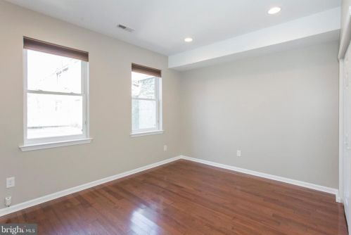 1704 4 St, Philadelphia PA 19133-3230 exterior