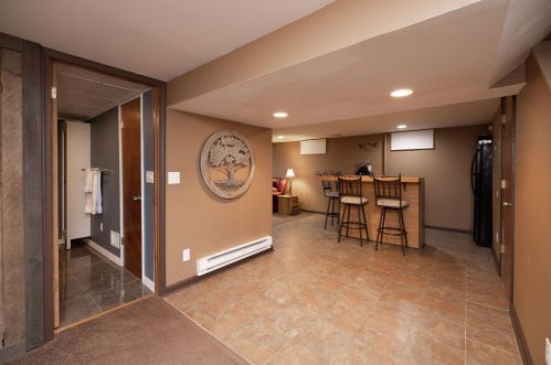 4266 Jasper Dr, Saint Paul MN  55122-2011 exterior
