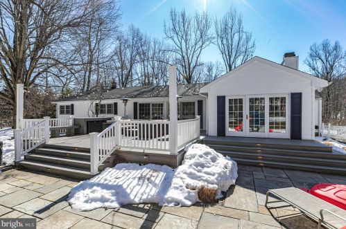 275 Cherry Vly Rd, Princeton NJ  08540-7917 exterior