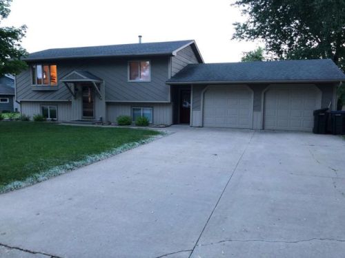 213 Hilldale Ct, Byron, MN 55920-1242