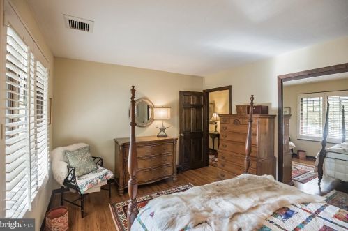 221 Elm Ave, Tavistock NJ 08033-2538 exterior