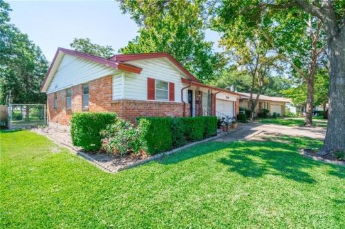 2230 Sussex Dr, Garland, TX 75041-1415