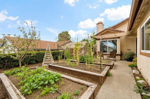 27185 Rainbow Creek Dr, Temecula, CA 92591-4514