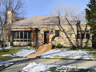 2950 Rascher Ave, Chicago, IL 60625-3914