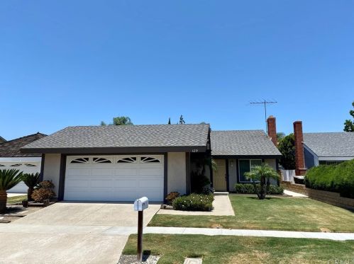 6219 Woodsboro Ave, Anaheim CA  92807-2346 exterior