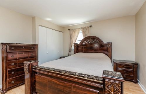 7803 Nordica Ave, Niles IL  60714-3313 exterior