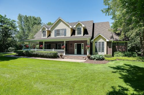 5 Hillcrest Dr, Saint Paul MN  55110-6101 exterior