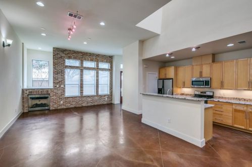 3705 Commerce St, Dallas TX  75226-1738 exterior