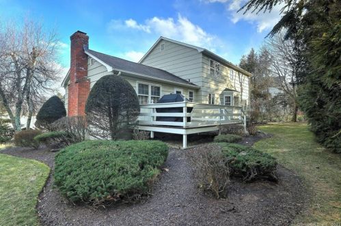30 Hearthstone Rd, Upper Stepney, CT 06468-1953