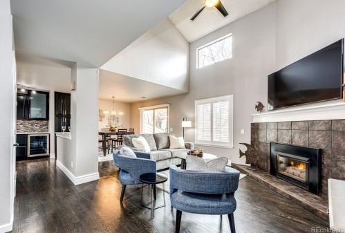 7194 Dry Creek Cir, Englewood, CO 80112-2577