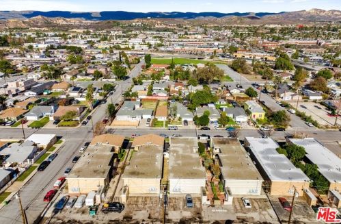 910 Ashland Ave, Simi Valley, CA 93065-3133