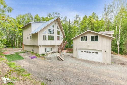 20905 Jayhawk Dr, Chugiak, AK 99567-5911