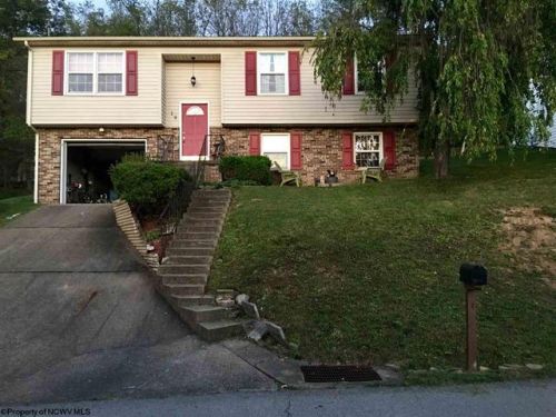 18 Arrowood Dr, Lake Ridge WV  26330-1007 exterior