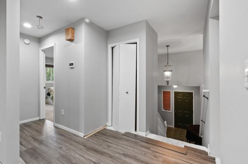 884 Idaho Ave, Saint Paul, MN 55117-3480