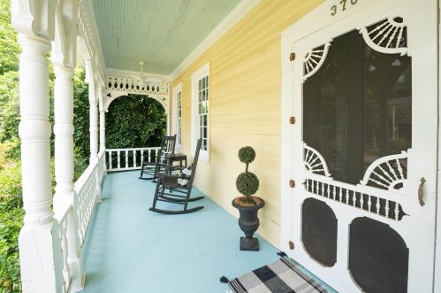 370 Plum St, Madison, GA 30650-1616