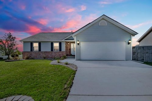 1906 Cobblestone, Beverly Manor, IL 61571-3429