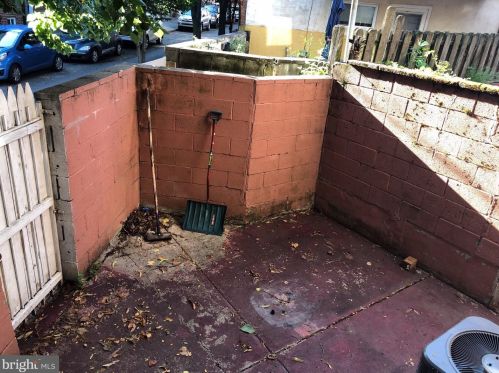 1415 12 St, Philadelphia PA 19147-4937 exterior