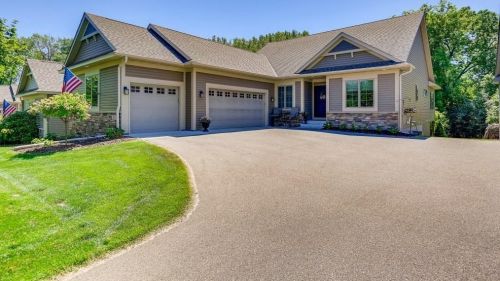 365 Brickyard Dr, Chaska, MN 55318-2561
