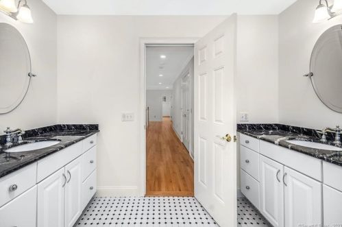 5 Christopher Ln, Norwalk CT  06851-3325 exterior