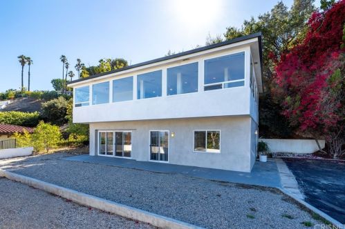 15126 Rayneta Dr, Van Nuys, CA 91403-4428
