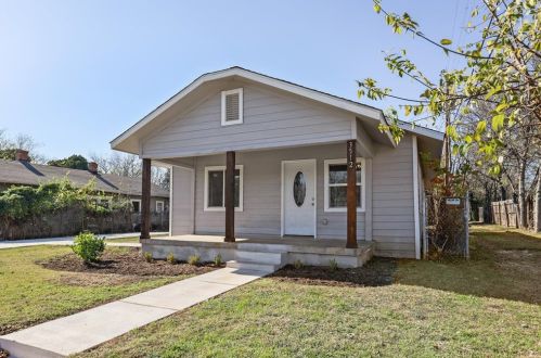 3512 Littlepage St, Fort Worth, TX 76107-6611
