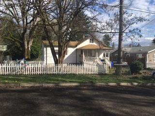 1045 Columbia Ave, Gladstone, OR