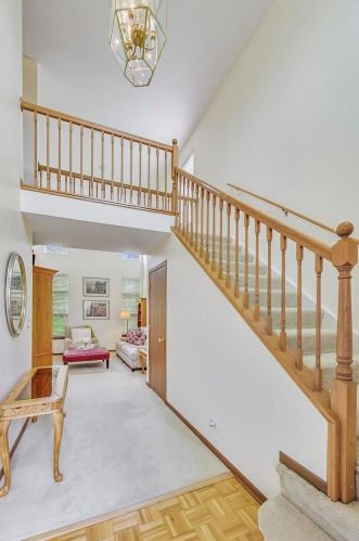 265 Lancelot Ln, Palatine, IL 60074-6824