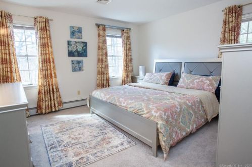 39 Charing Rd, Wapping CT  06074-2228 exterior
