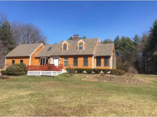 32 Oak Hill Rd, Barrington, NH 03825-3820