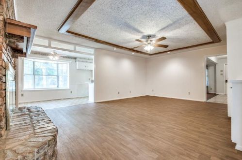 809 Tanglewood Dr, Irving TX 75061-6815 exterior